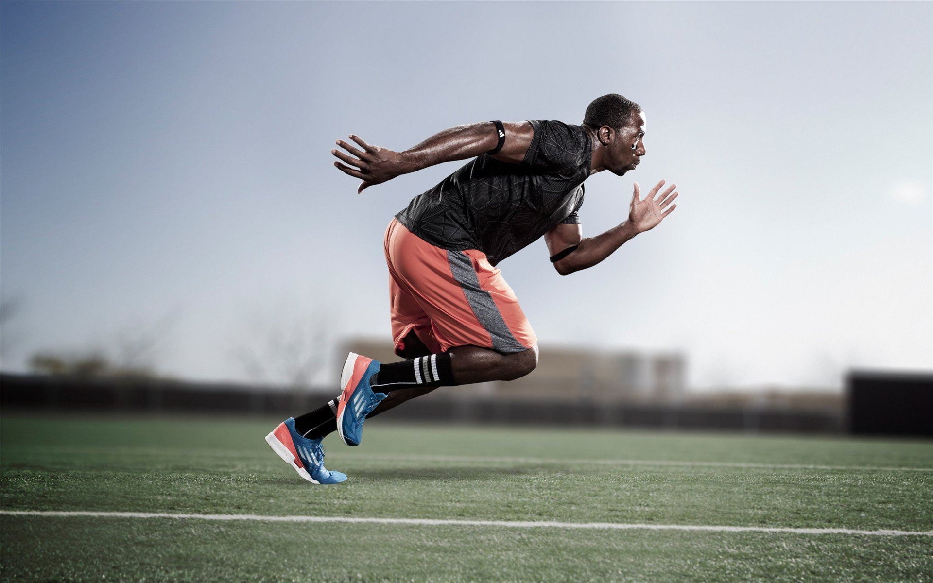 “乡村学校环村跑步课” 孩子们熟悉家门口的自然环境